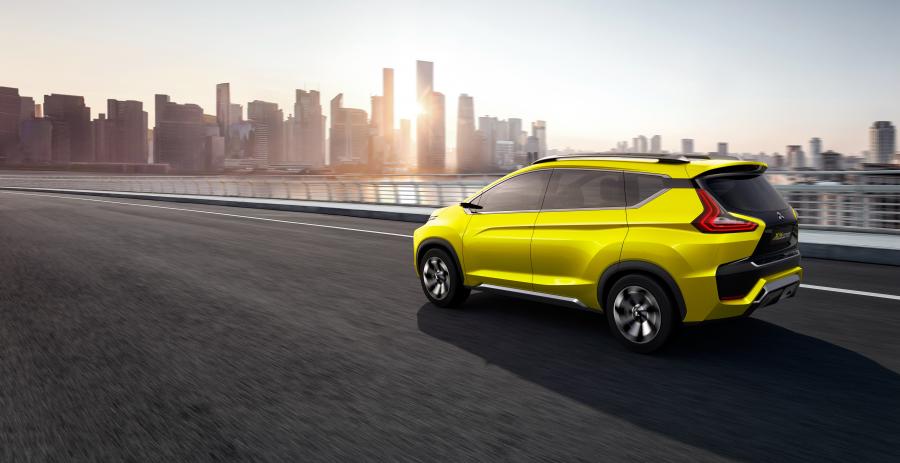  Mitsubishi XM Concept 2016 года  (фото 7 из 22)